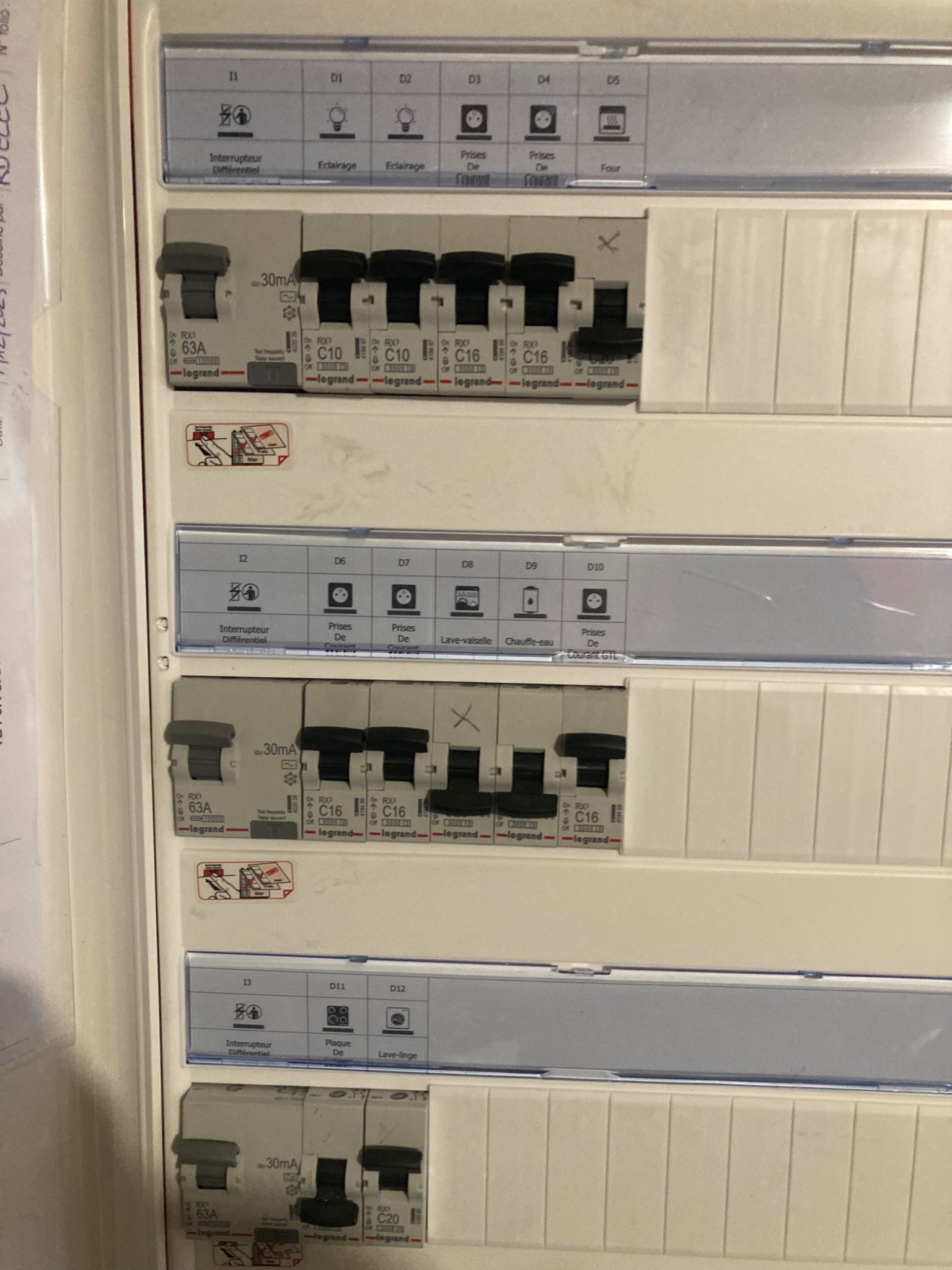 Travaux d'installation électrique